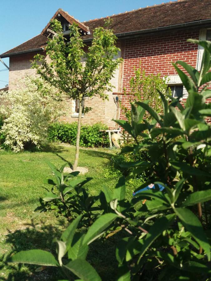 Bed and Breakfast Campagn'Arts Villechetif Экстерьер фото