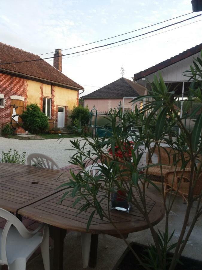 Bed and Breakfast Campagn'Arts Villechetif Экстерьер фото